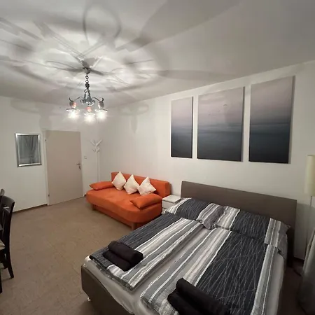 ホームステイ Jana *