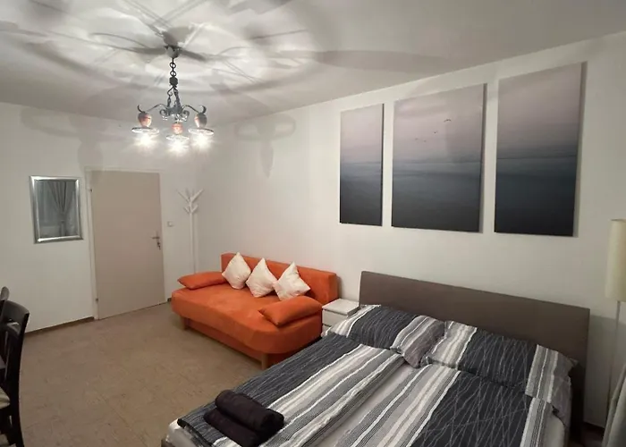 ホームステイ Jana *